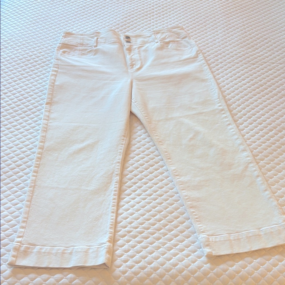 Ann Taylor Women’s White Cropped Jeans